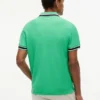 Polo de corte regular con ribetes y tejido transpirable