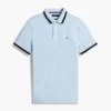 Polo de corte regular con ribetes y tejido transpirable