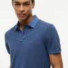 Polo de corte regular teñido en prenda
