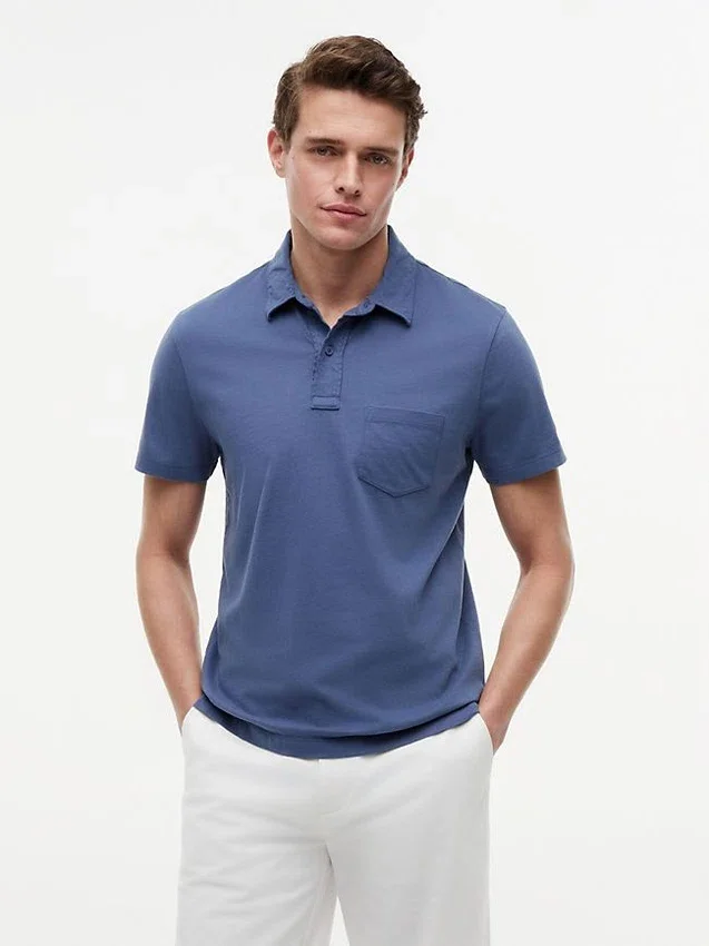 Polo de jersey con bolsillo y corte regular Polo de jersey con bolsillo y corte regular