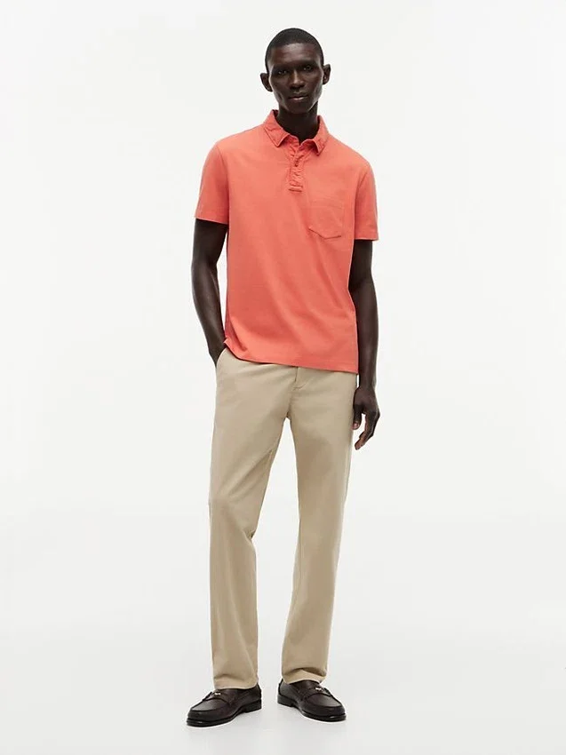 Polo de jersey con bolsillo y corte regular Polo de jersey con bolsillo y corte regular