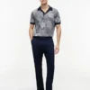 Polo de manga corta con estampado tropical