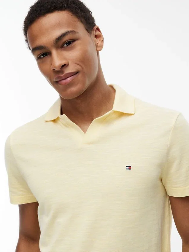 Polo de Oxford texturizado con acabado slub de corte regular Polo de Oxford texturizado con acabado slub de corte regular