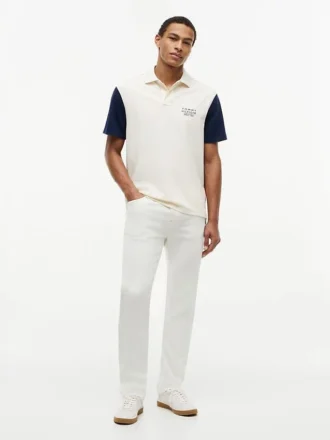 Polo de piqué con bloques de color y corte clásico