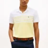Polo de piqué con bloques de color y corte regular