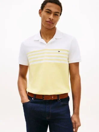 Polo de piqué con bloques de color y corte regular