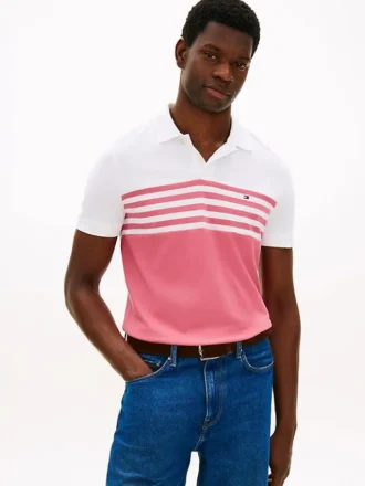 Polo de piqué con bloques de color y corte regular