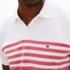 Polo de piqué con bloques de color y corte regular