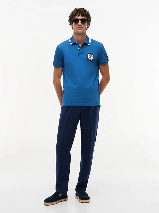 Polo de piqué con escudo monograma de corte regular Polo de piqué con escudo monograma de corte regular