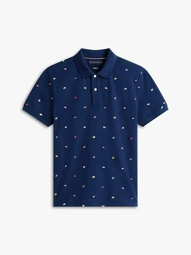 Polo de piqué con estampado de banderas en todo el cuerpo y corte regular Polo de piqué con estampado de banderas en todo el cuerpo y corte regular