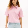 Polo de piqué con monograma en letra cursiva y corte holgado