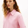 Polo de piqué con monograma en letra cursiva y corte holgado