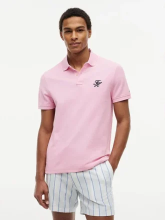 Polo de piqué con monograma en letra cursiva y corte regular