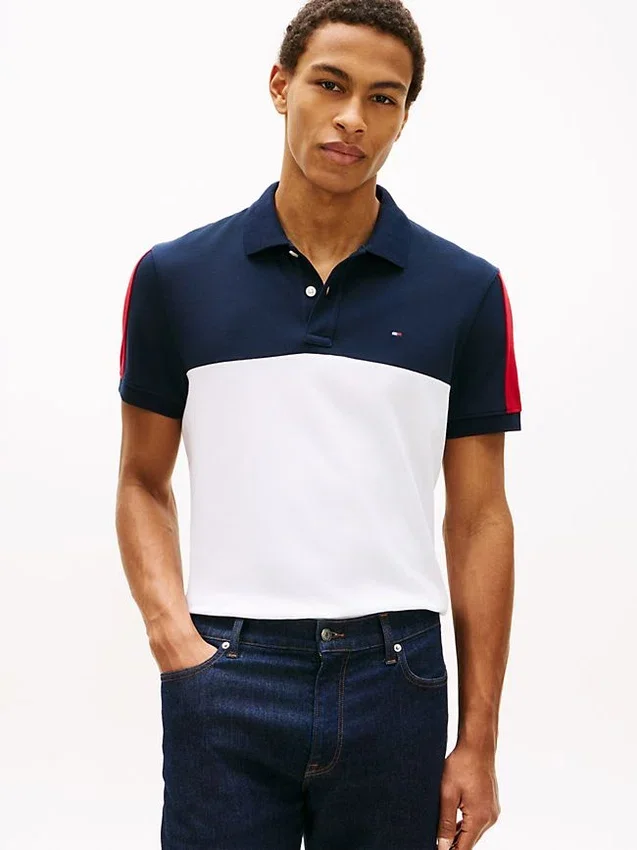 Polo de piqué con rayas en bloques de color y corte regular Polo de piqué con rayas en bloques de color y corte regular