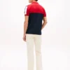 Polo de piqué con rayas en bloques de color y corte regular Polo de piqué con rayas en bloques de color y corte regular