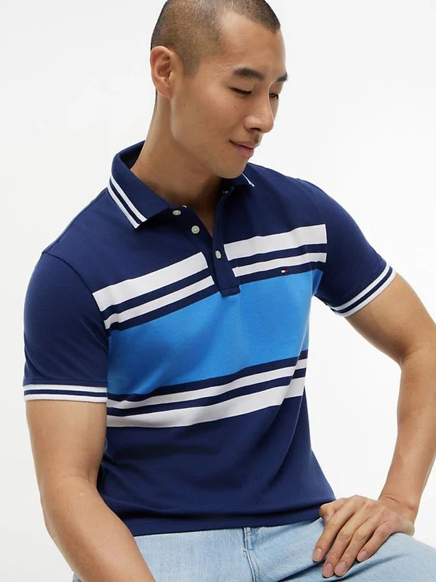 Polo de piqué elástico con rayas anchas y corte entallado Polo de piqué elástico con rayas anchas y corte entallado