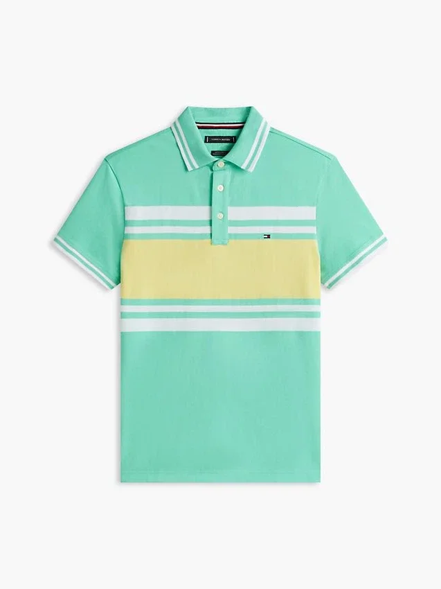 Polo de piqué elástico con rayas anchas y corte entallado Polo de piqué elástico con rayas anchas y corte entallado