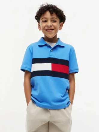 Polo elástico con bandera y bloques de color para niño