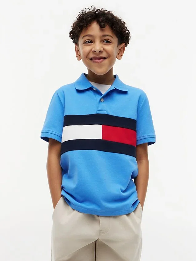 Polo elástico con bandera y bloques de color para niño Polo elástico con bandera y bloques de color para niño