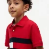 Polo elástico con bandera y bloques de color para niño Polo elástico con bandera y bloques de color para niño