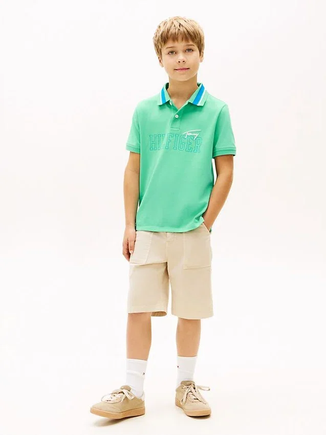 Polo elástico con el logotipo de Hilfiger para niño Polo elástico con el logotipo de Hilfiger para niño