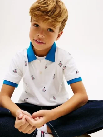 Polo elástico con estampado náutico para niño