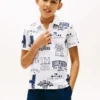 Polo elástico con logo integral para niños