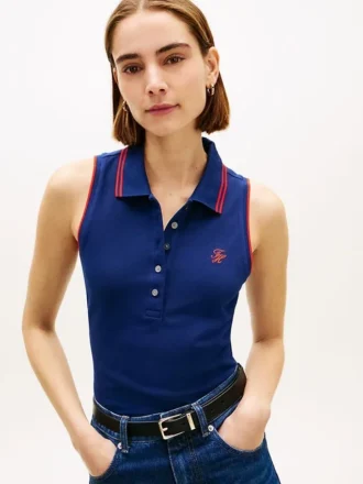 Polo sin mangas de corte entallado con monograma