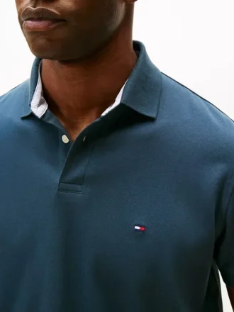 Polo Tommy de corte regular elástico