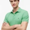 Polo Tommy de corte regular elástico