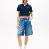 Polo Tommy Jeans de corte recto y largo corto Polo Tommy Jeans de corte recto y largo corto