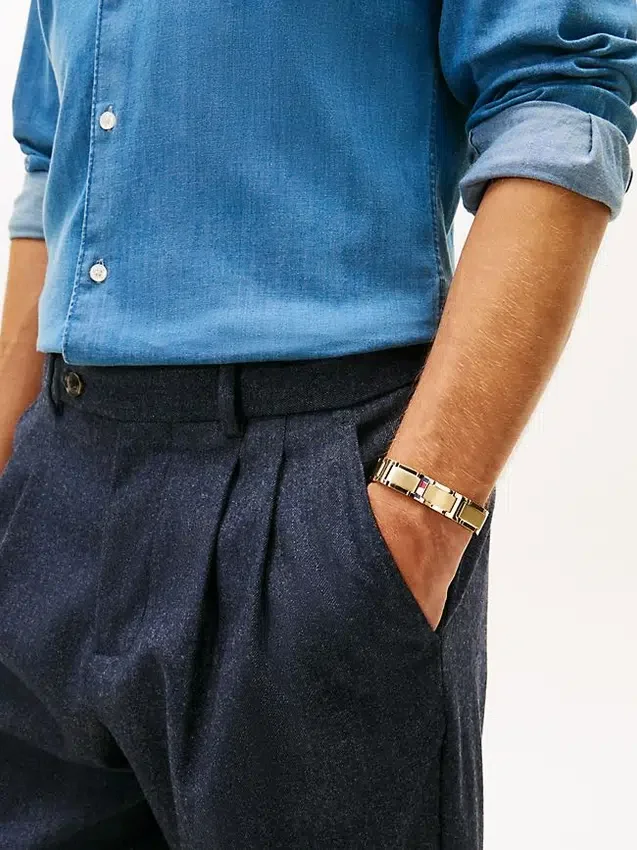 Pulsera de eslabones planos con detalles a rayas Pulsera de eslabones planos con detalles a rayas