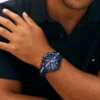 Reloj deportivo de 46 mm con correa de silicona