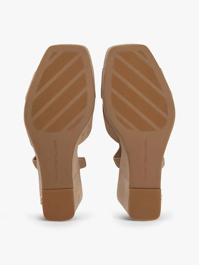 Sandalias de cuña de ante con tiras cruzadas Sandalias de cuña de ante con tiras cruzadas