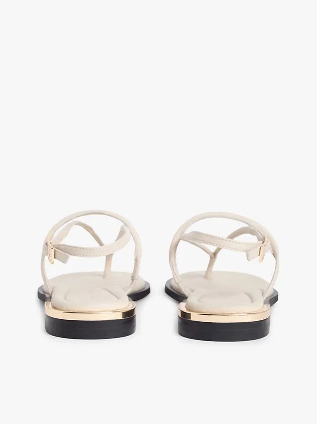 Sandalias de piel con detalles metalizados Sandalias de piel con detalles metalizados