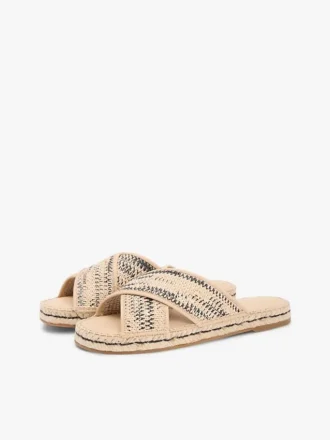 Sandalias tipo alpargatas de rafia