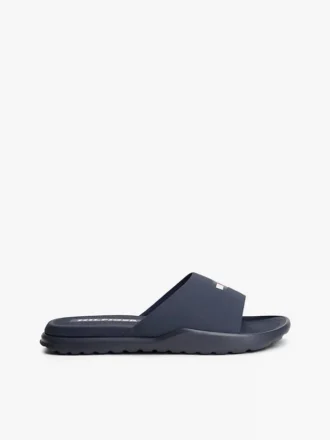 Sandalias tipo chancla con logotipo de bandera