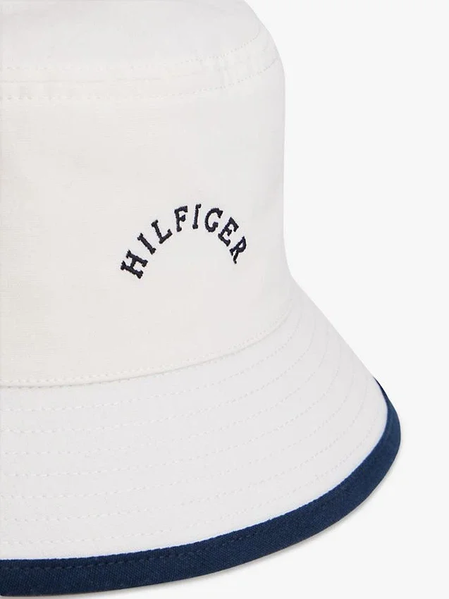 Sombrero de pescador cepillado con logotipo de Hilfiger Sombrero de pescador cepillado con logotipo de Hilfiger