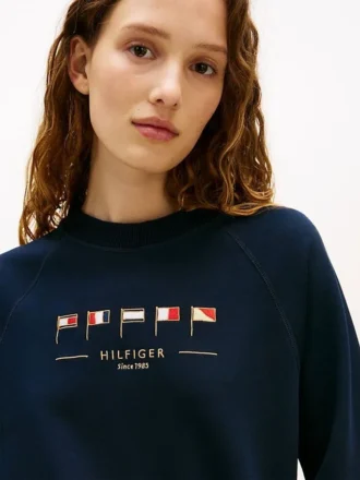 Sudadera con bandera náutica bordada