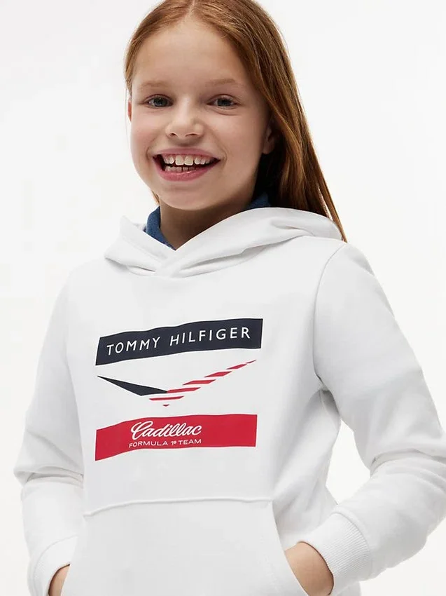 Sudadera con capucha Chevron Tommy x Cadillac F1® Team para niños Sudadera con capucha Chevron Tommy x Cadillac F1® Team para niños