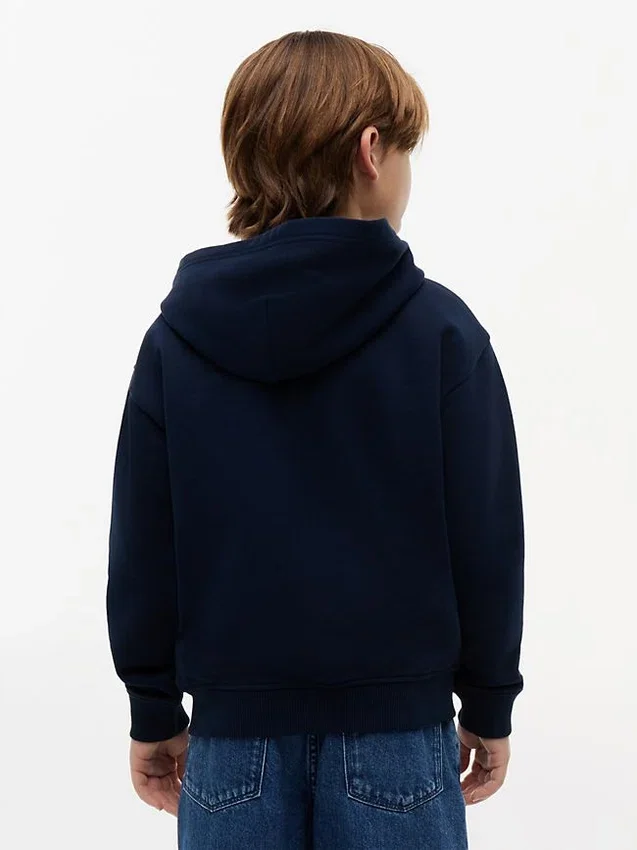 Sudadera con capucha y cremallera para niño con bandera en tonos Sudadera con capucha y cremallera para niño con bandera en tonos