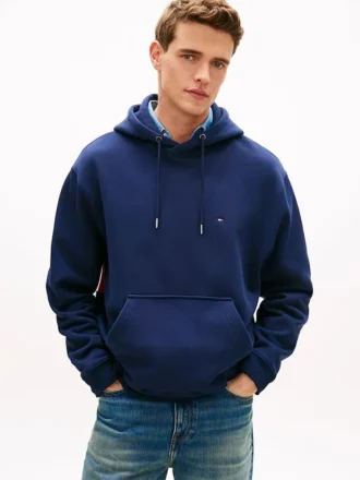 Sudadera con capucha y logotipo de bandera en la espalda