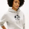 Sudadera con capucha y logotipo en el pecho Sudadera con capucha y logotipo en el pecho