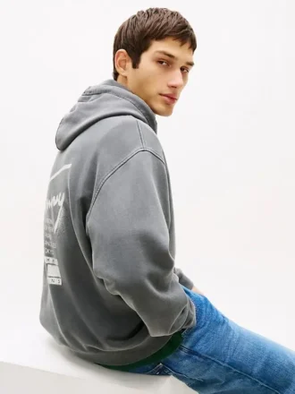 Sudadera con capucha y logotipo pintado con spray de Tommy Jeans