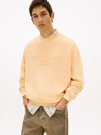Sudadera teñida en prenda con el logotipo de Tommy Jeans