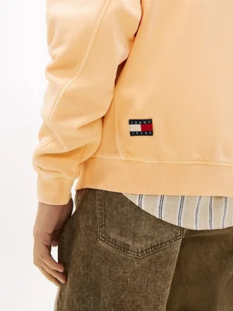 Sudadera teñida en prenda con el logotipo de Tommy Jeans