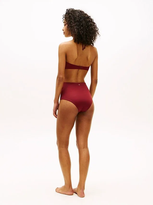 Top de bikini bandeau con anilla Top de bikini bandeau con anilla