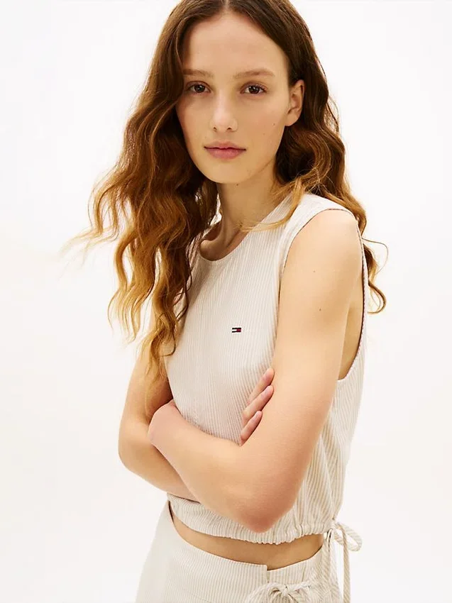 Top de mezcla de lino con lazo lateral de Tommy Jeans Top de mezcla de lino con lazo lateral de Tommy Jeans