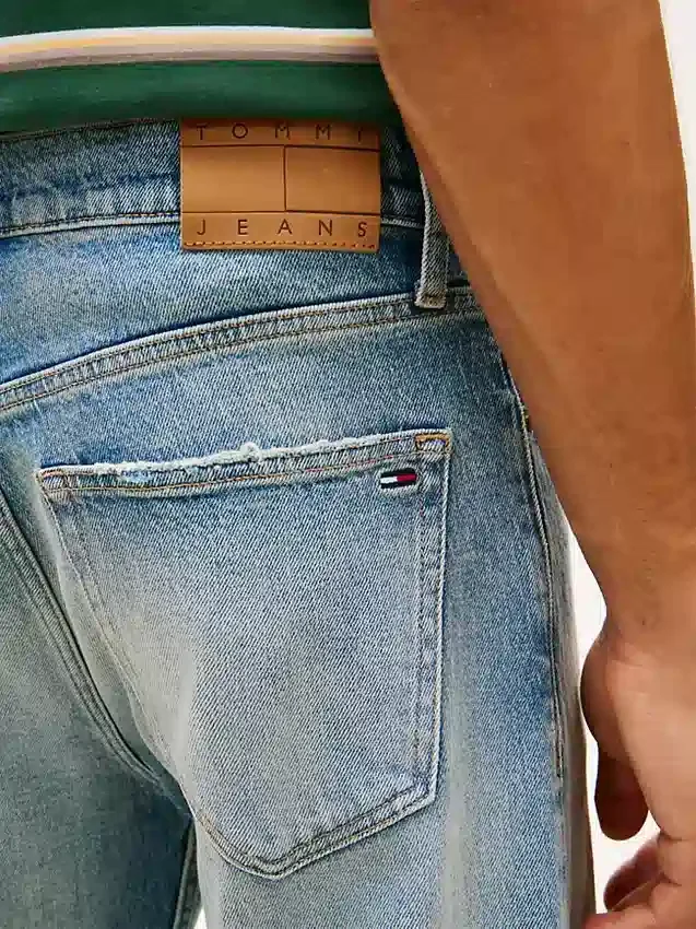 Vaqueros bootcut desgastados de Tommy Jeans Vaqueros bootcut desgastados de Tommy Jeans