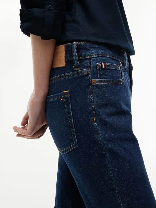 Vaqueros bootcut elásticos de talle medio Vaqueros bootcut elásticos de talle medio